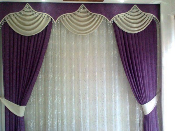 Бело-фиолетовые шторы 