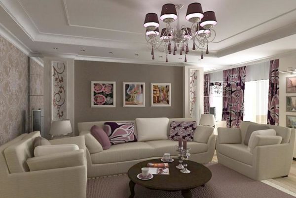 Фиолетовый цвет в светлой гостиной 