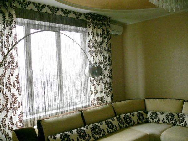 Нитяные шторы в гостиной 