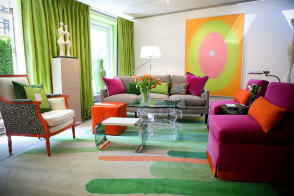 Яркие цвета в гостиной фото 